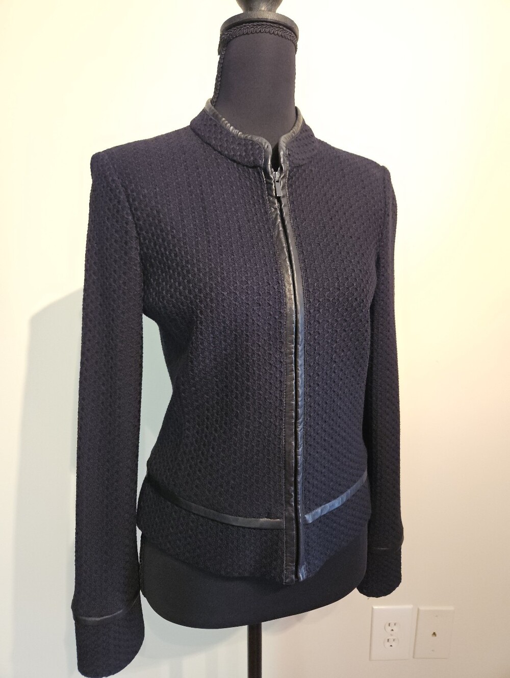 St John Classic Textured Zip-Front Women's Jacket with Leather Trim S2